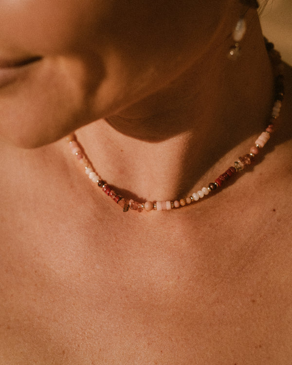 Salty blush necklace