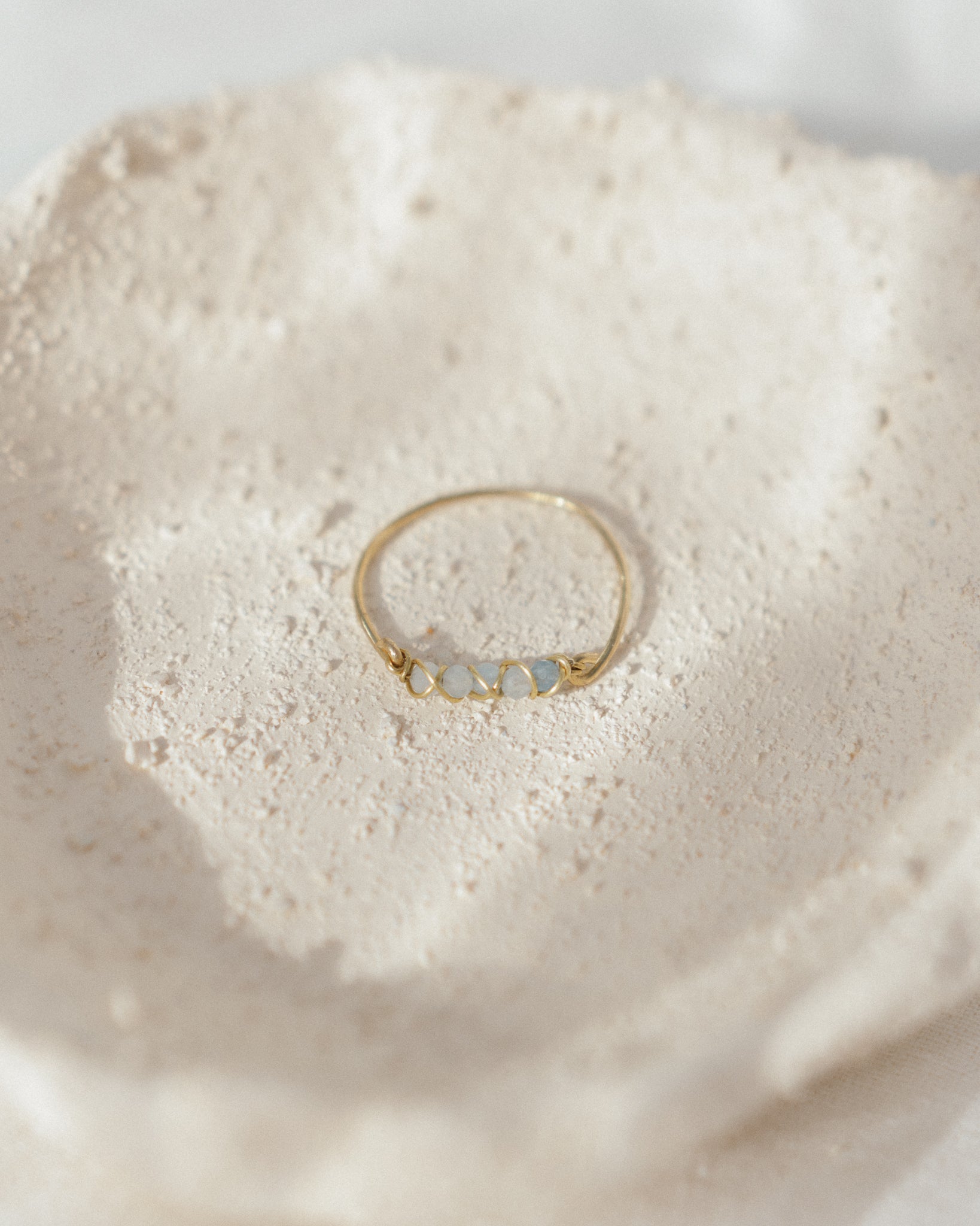 Twist of Light Ring