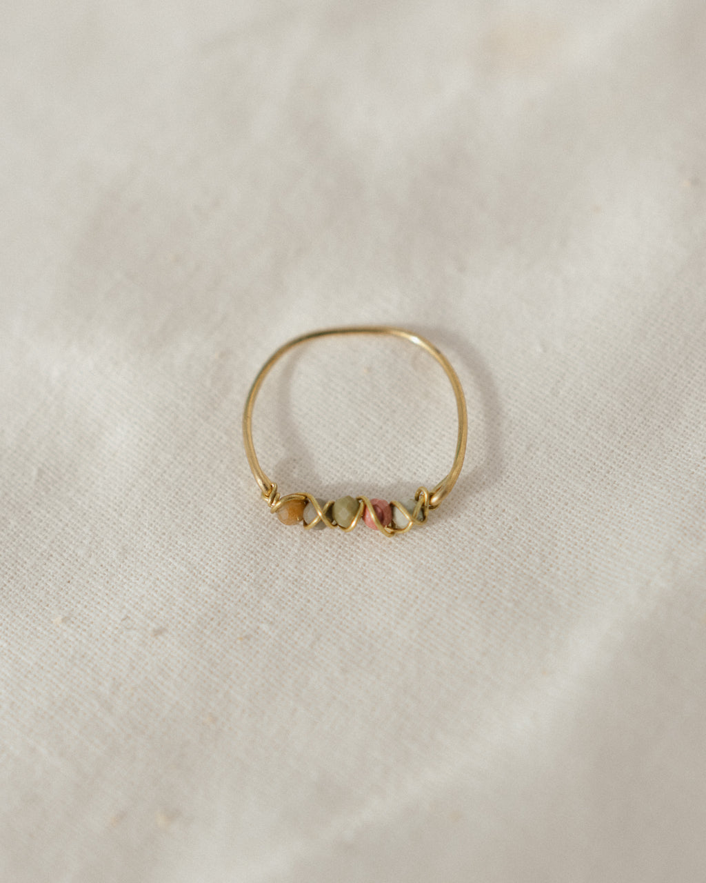 Twist of Light Ring